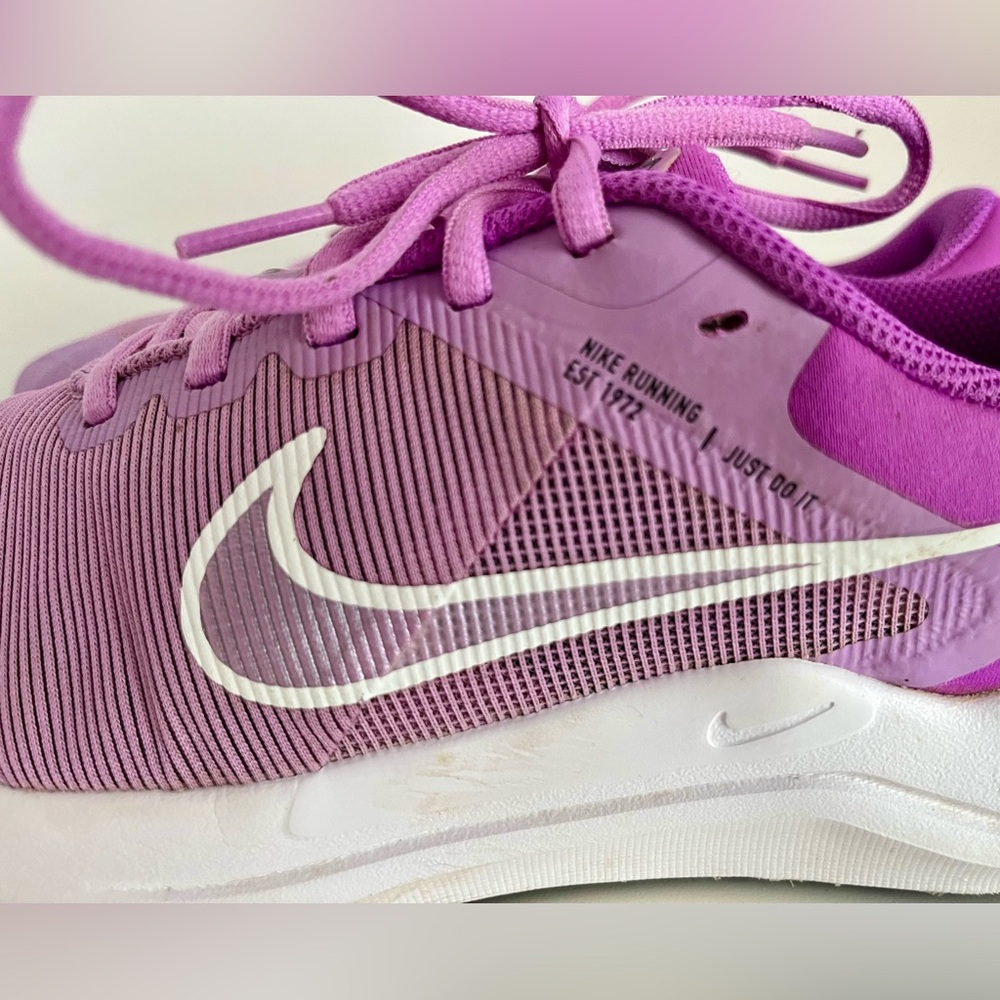 NIKE Downshifter 12 Purple/Lilac Running Shoes Youth 7Y Women’s 8.5 - Picture 2 of 7